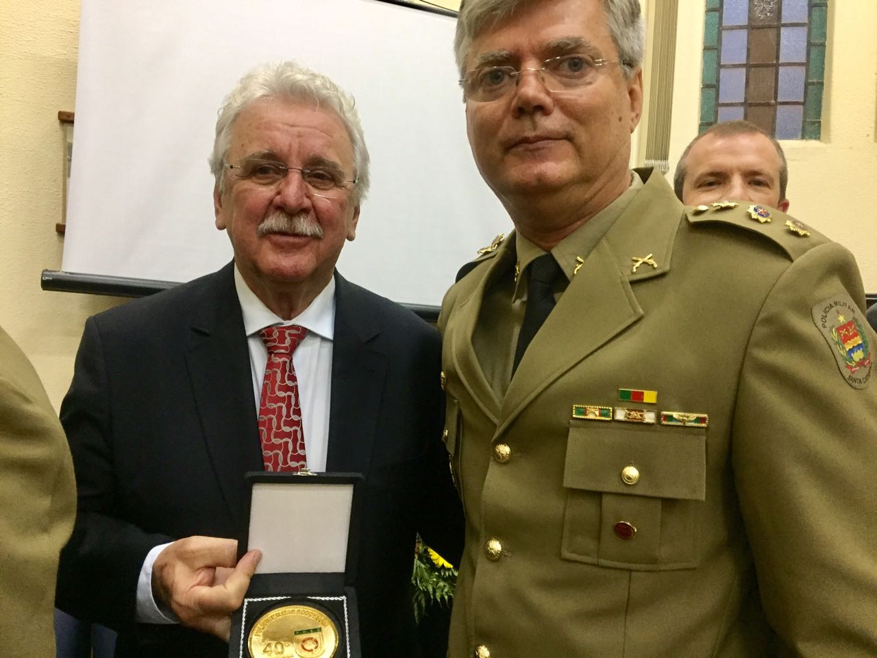 Secretário Moacir Sopelsa recebe medalha Galardão de Ouro da PMRv
