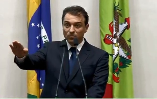 Carlos Moisés (PSL) toma posse como governador de Santa Catarina