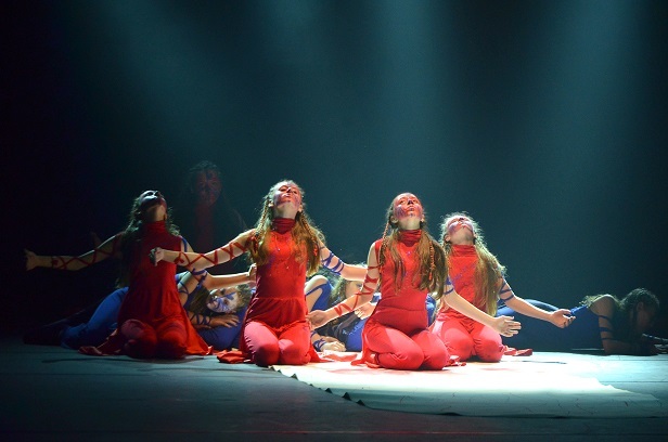 Mais de 400 dançarinos participam da etapa microrregional do Dança Catarina
