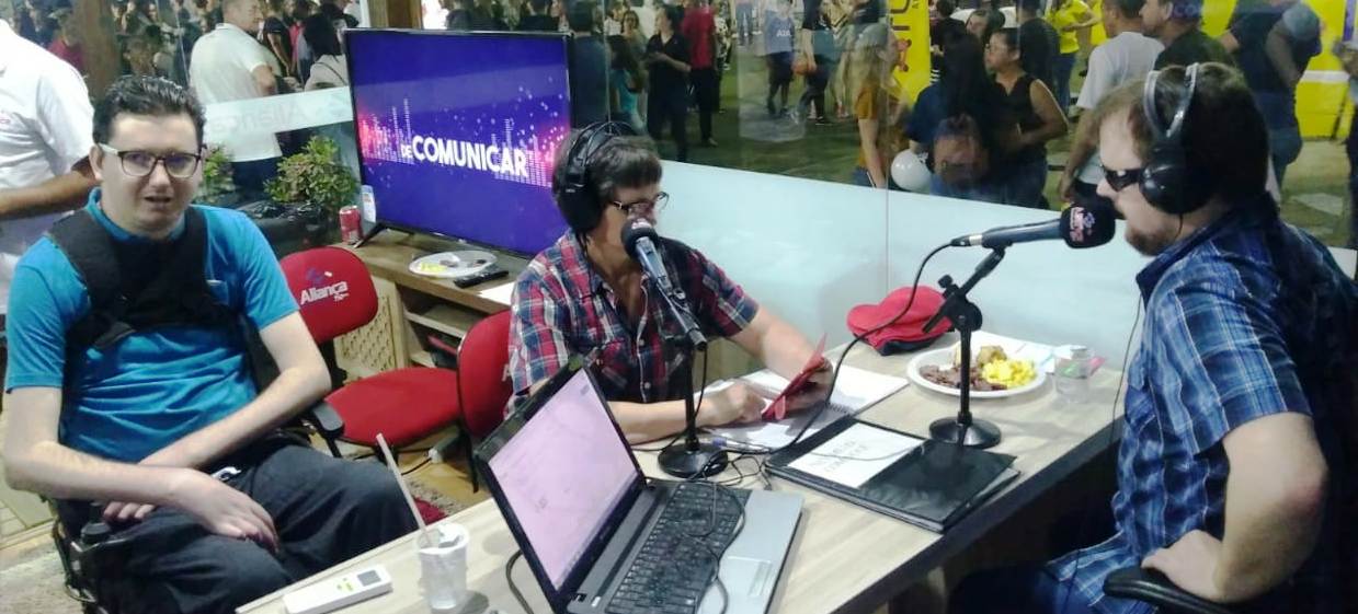 Rádio Aliança tem estúdio aberto para receber os visitantes na Expo Concórdia