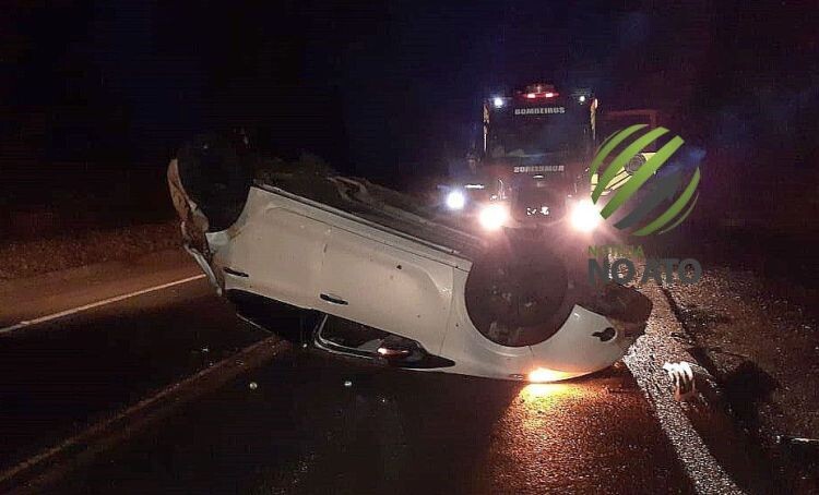 Veículo de Concórdia capota em Lages e deixa motorista levemente ferido - Rádio Aliança 750khz