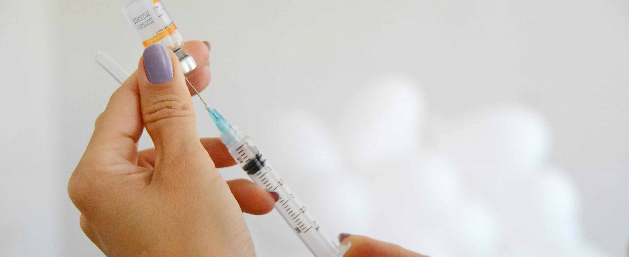 Vacinação de 3ª dose para adolescentes inicia na segunda-feira