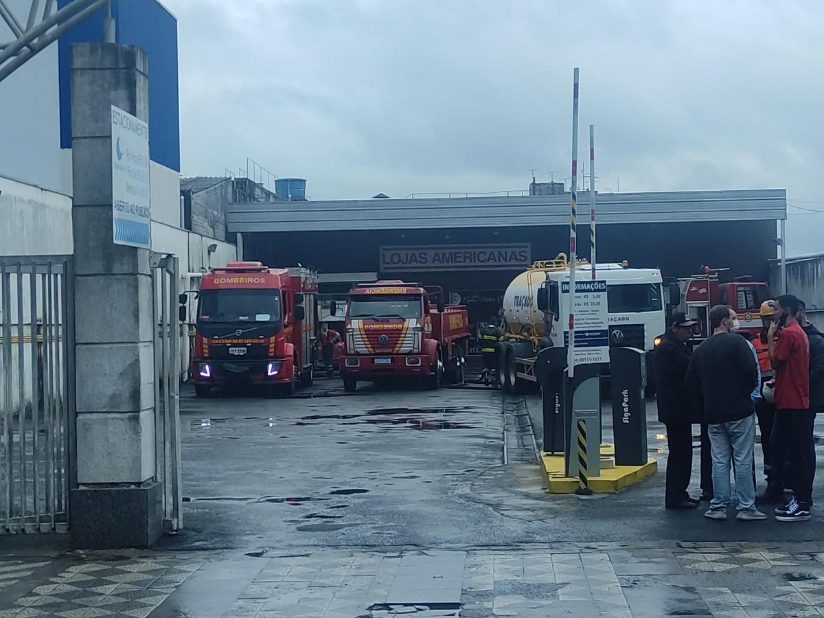 AU Online - INCÊNDIO Casa pega fogo no centro de Erechim   =10354:casa-pega-fogo-no-centro-de-erechim