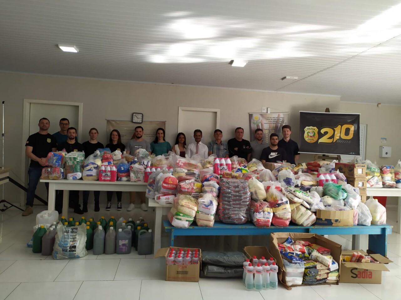OUÇA: Polícia Civil entrega mais de 2 toneladas de doações para quatro instituições da região