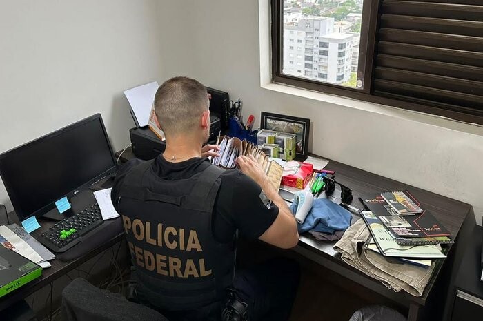 Polícia Federal cumpre mandados em Erechim e Barão de Cotegipe por suspeitas de fraudarem licitações