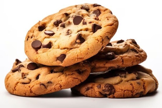 Consumidora que comeu biscoito com grampo metálico será indenizada em R$ 4 mil