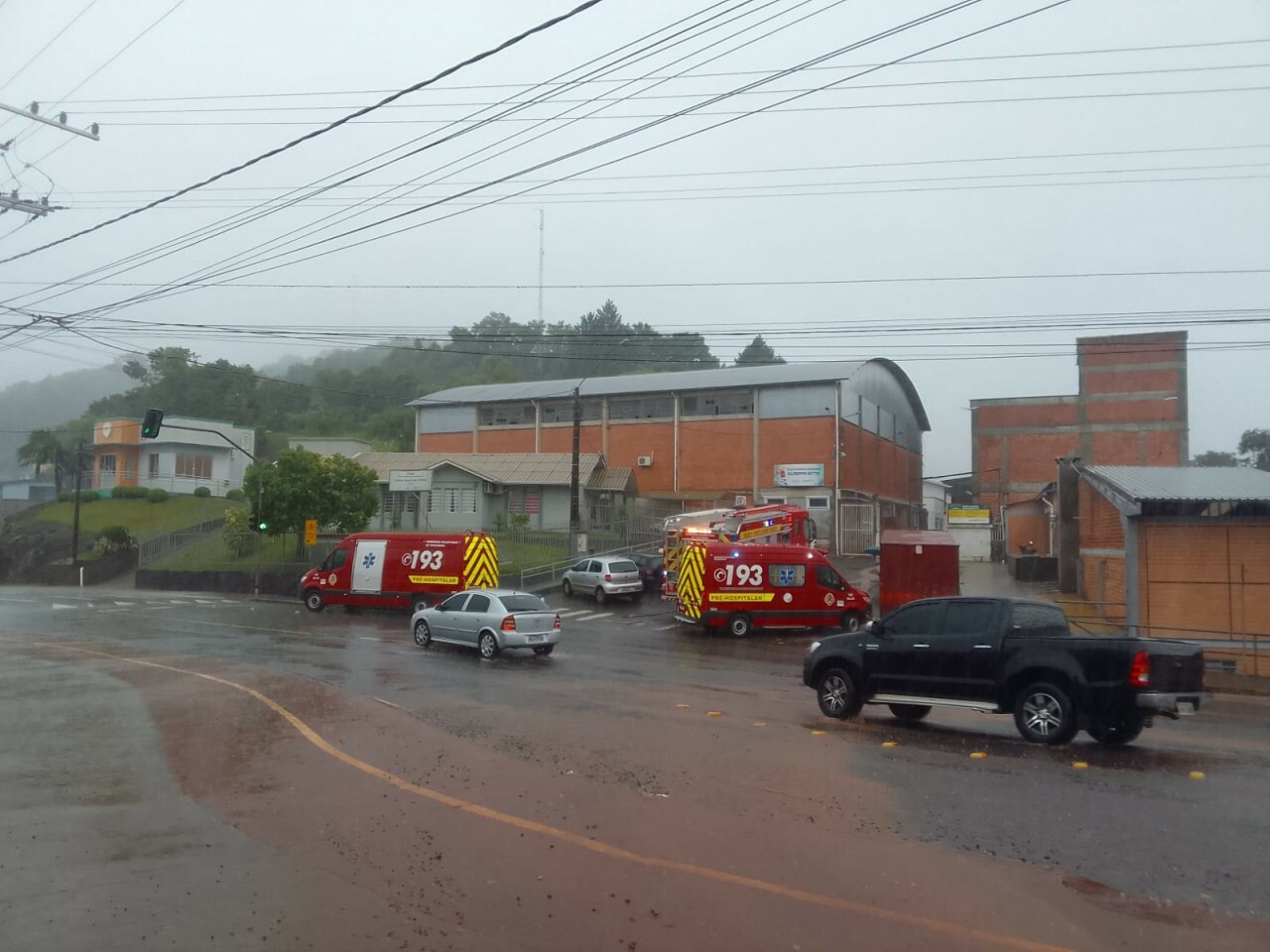 URGENTE: Confirmadas duas mortes após estrutura desabar em obra em Concórdia