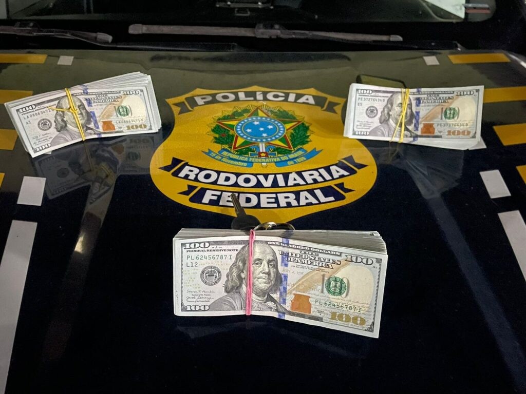 PRF prende homem de Lindóia do Sul com R$ 150 mil em moeda estrangeira irregular