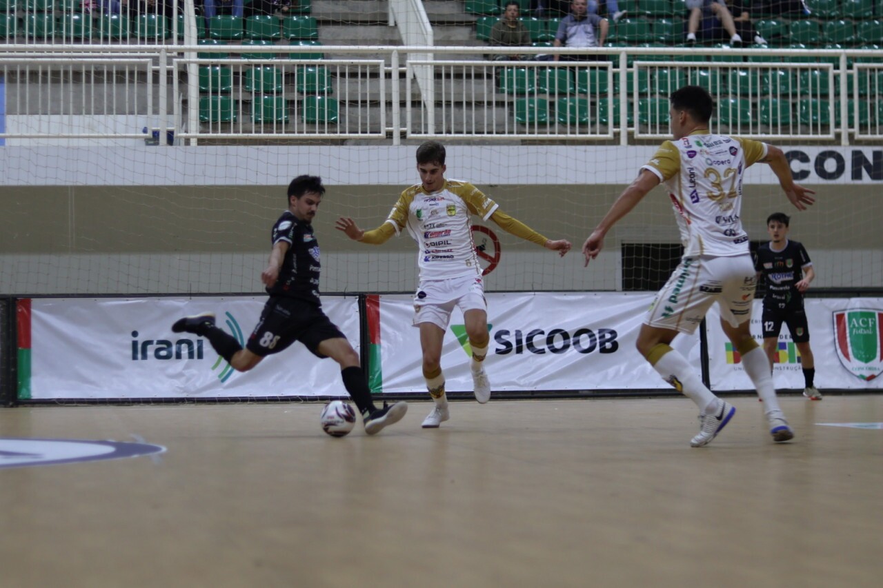 Concórdia estreia com derrota na Série Ouro do Catarinense de Futsal
