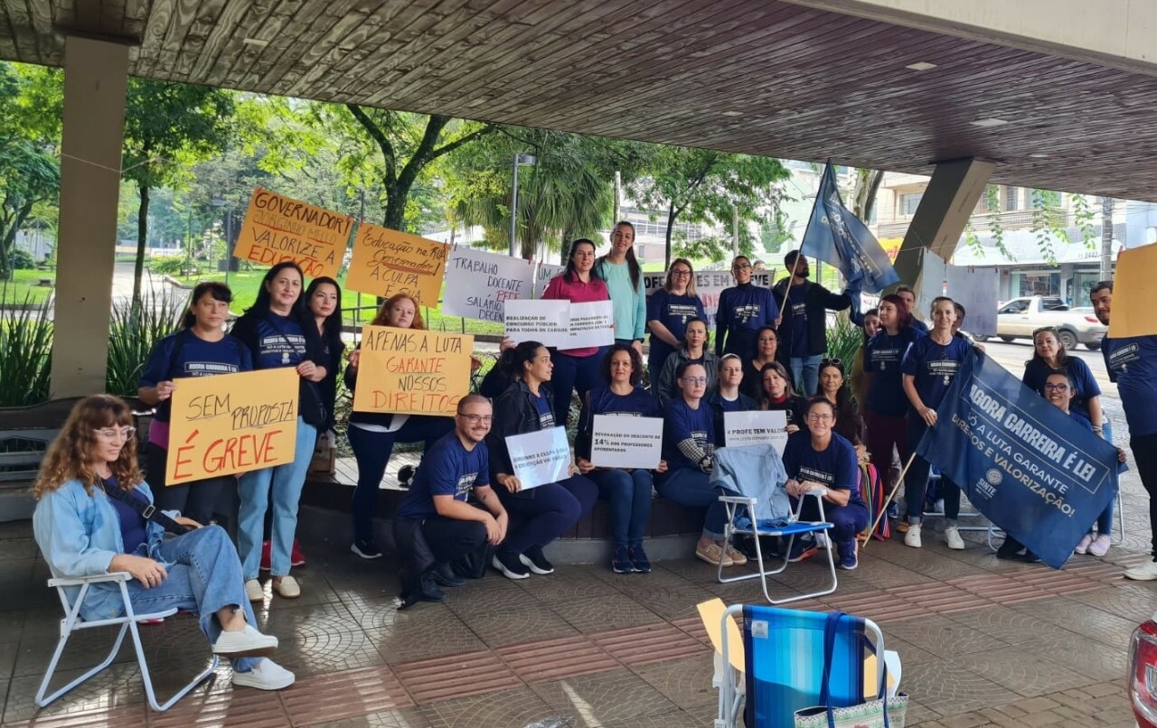 Professores fazem mobilização na Rua Coberta de Concórdia