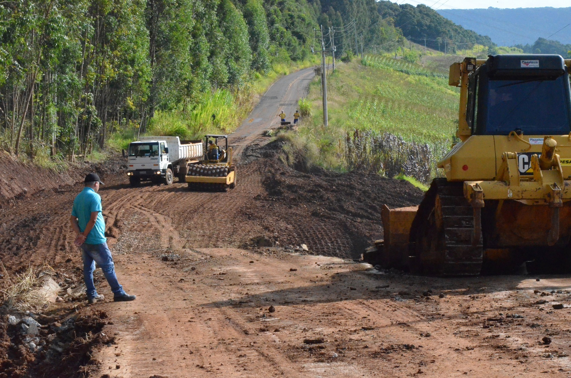 Rodovia de acesso a Nova Teutônia em obras de recuperação