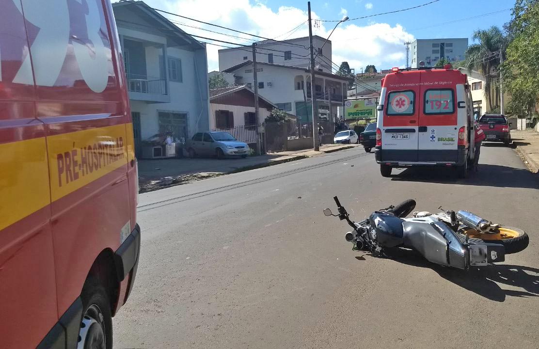 Homem fica ferido em acidente com moto na 29 de Julho