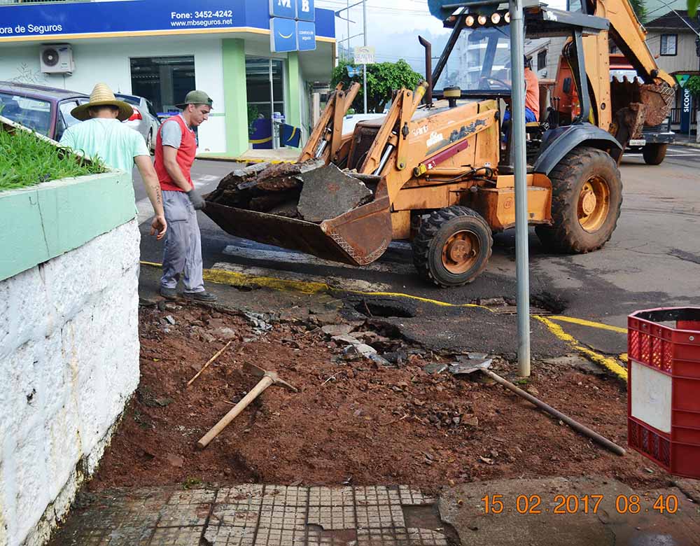 Prefeitura de Seara trabalha na recuperação de passeios públicos