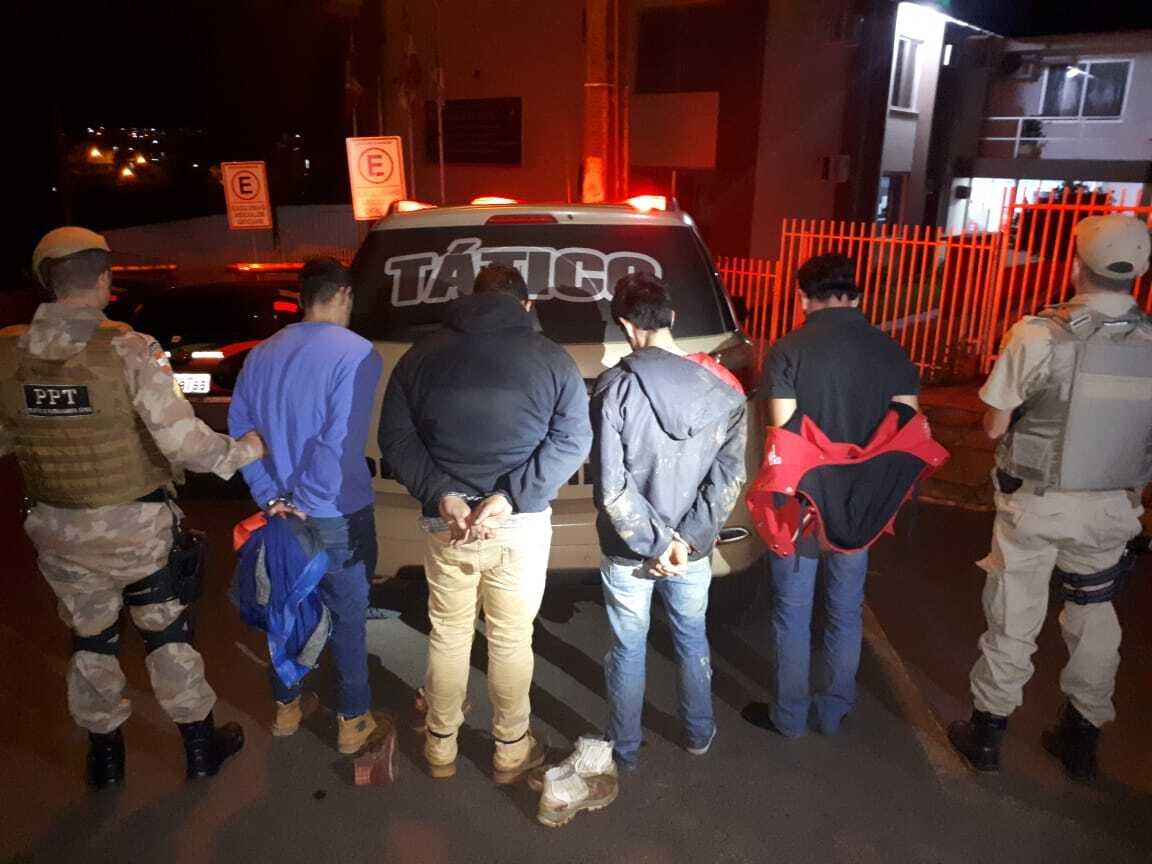 Ação conjunta resulta em prisão de quatro homens acusados de furto