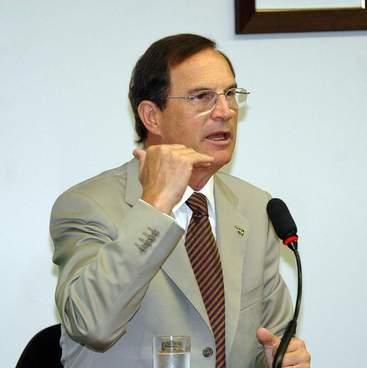Luiz Fernando Furlan reassume Sadia depois de seis anos. Walter Fontana Filho renuncia