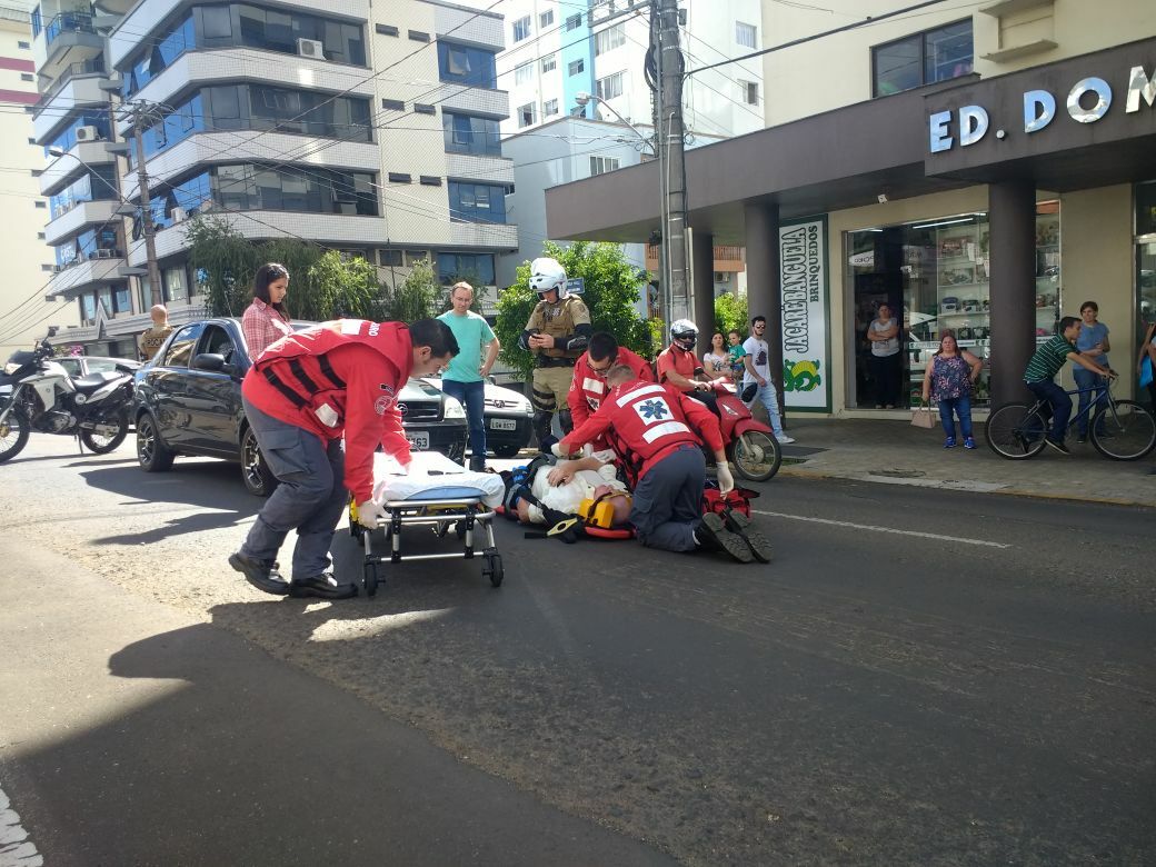 Idoso fica ferido após ser atropelado na área central de Concórdia