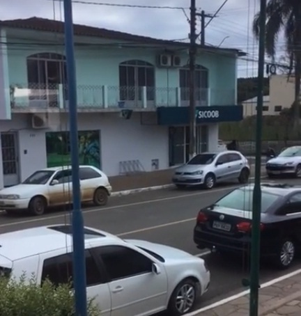 Carro com placas de Seara é utilizando em assalto no Paraná