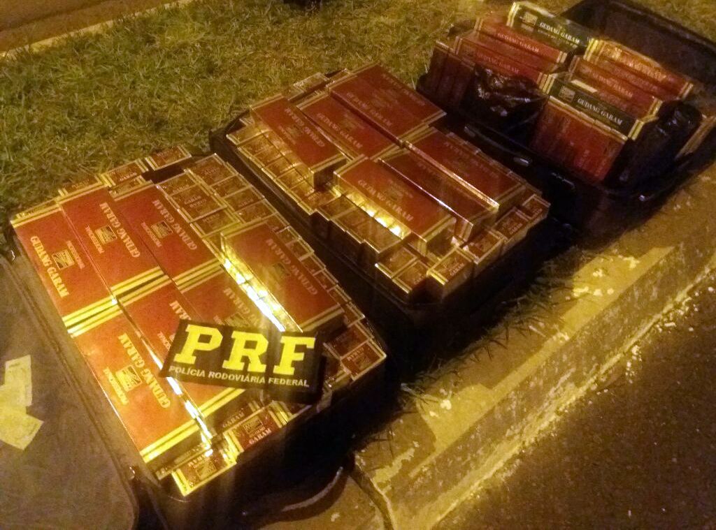PRF aborda mais de 2,4 mil maços de cigarros contrabandeados em Campos Novos