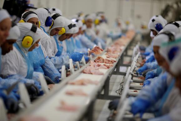 Ministério da Agricultura interdita dois frigoríficos alvos da Carne Fraca