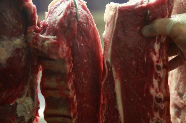 Três países retiram veto total à importação de carne brasileira