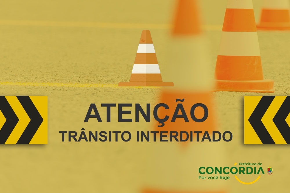 Estrada de acesso a Lageado dos Pintos com o trânsito interrompido