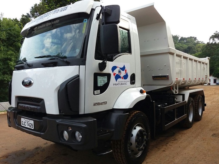 Secretaria de Obras e Infraestrutura Rural de Piratuba adquire novo caminhão