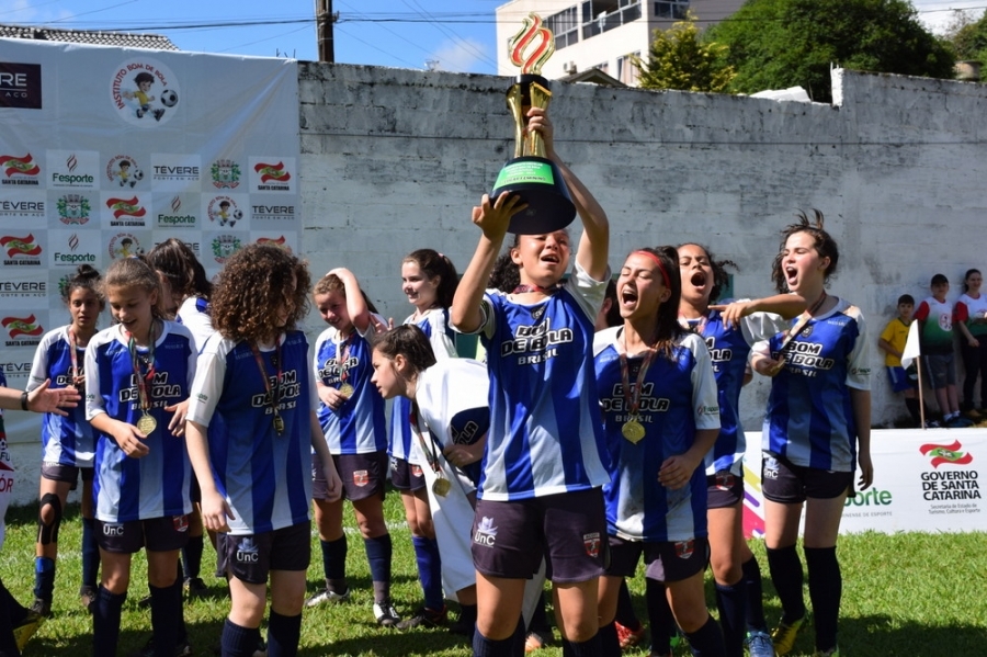 Vidal Ramos Jr Campeão feminino do Moleque Bom de Bola