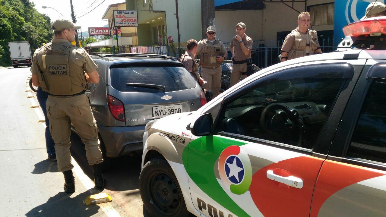 Polícia Militar de Concórdia prende homem com carro furtado