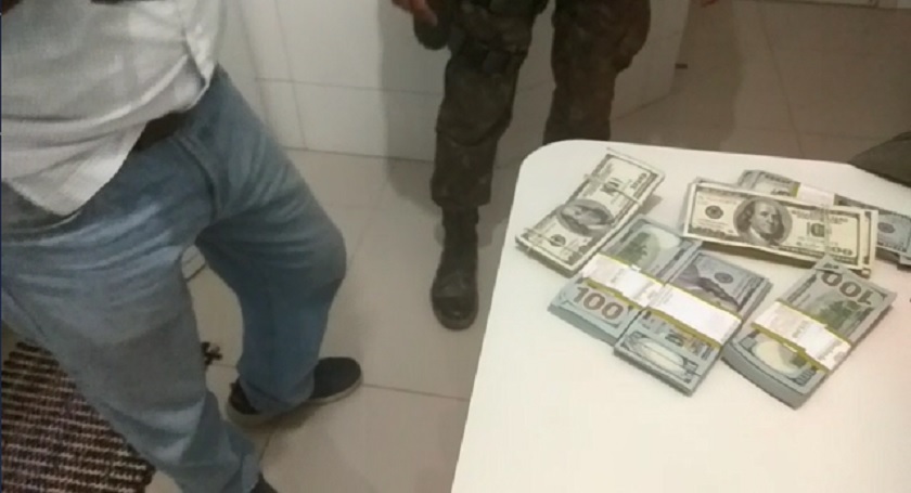 Argentino é preso com 60 mil dólares escondidos no corpo na BR 163 em Guaraciaba