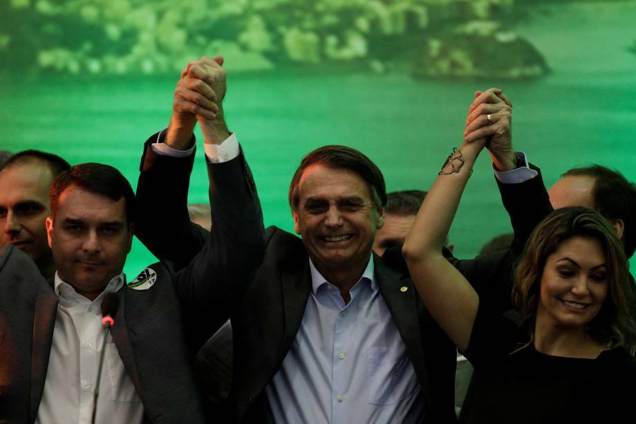 Bolsonaro diz que fará um governo "defensor da Constituição e da democracia"