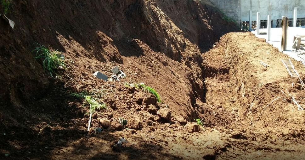 Rapaz de Ipira fica soterrado em obra em Capinzal