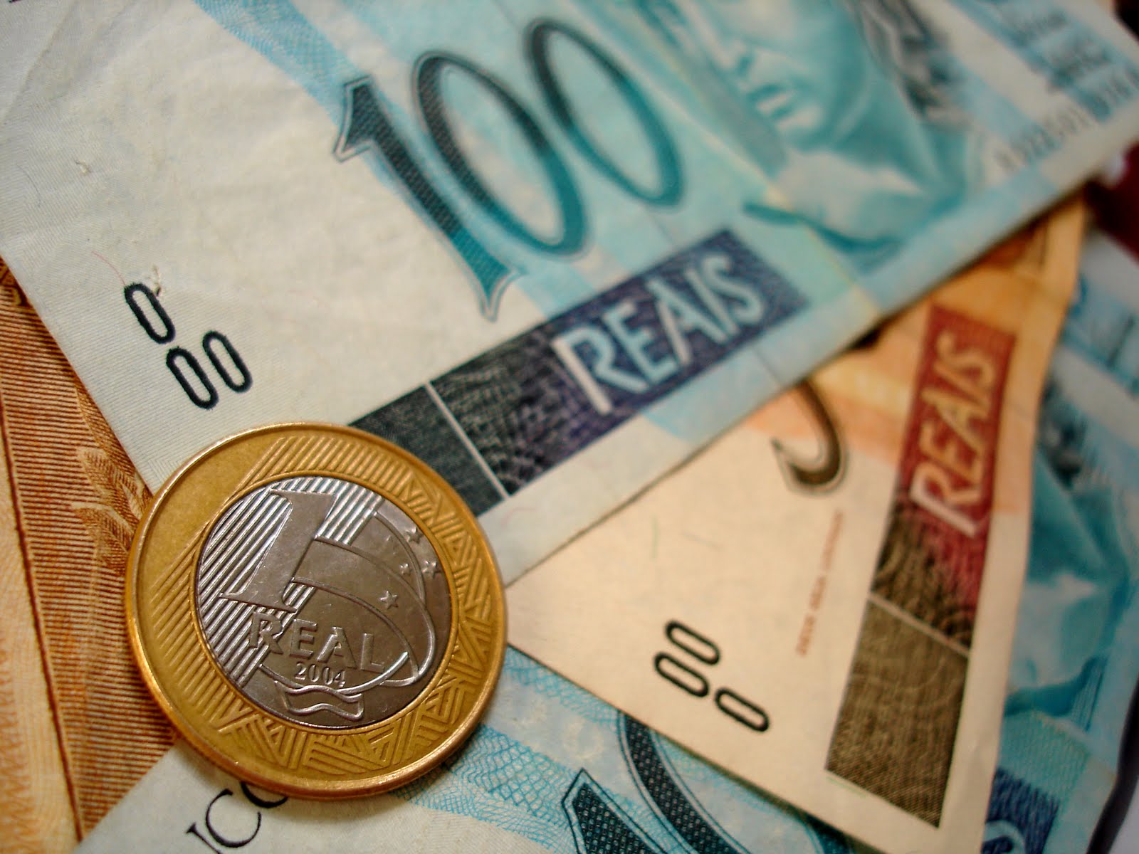 Salário mínimo terá aumento de R$ 42,00 no ano que vem