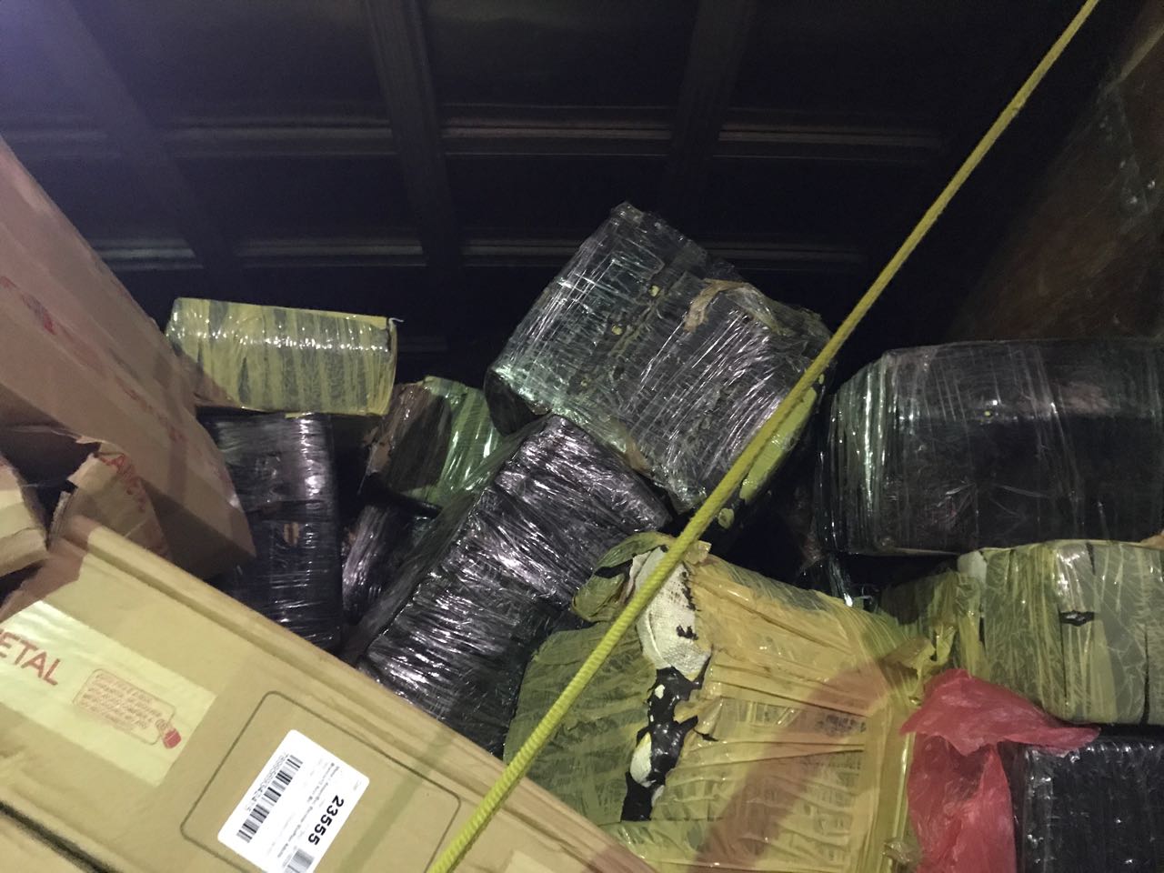 Polícias civis do PR e do MS apreendem carreta de Erechim com 873 kg de maconha