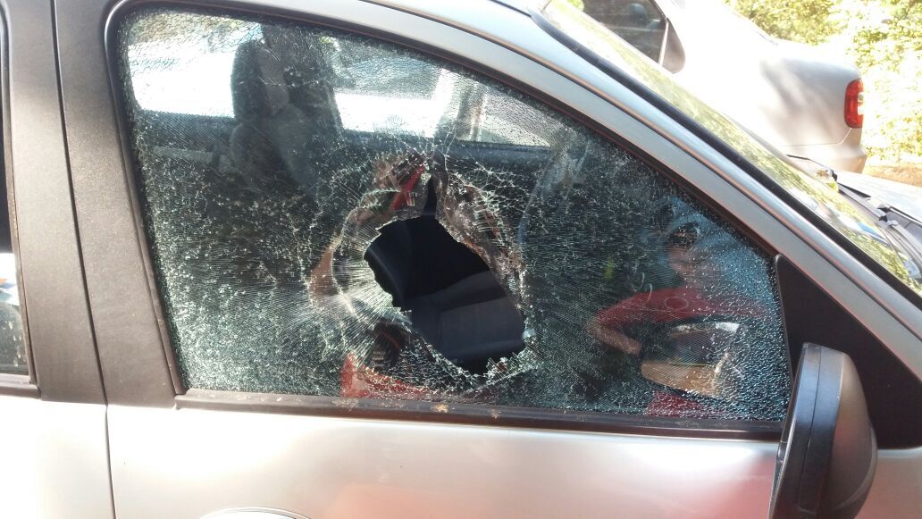 Ladrões quebram vidro de carro e furtam bolsa, dinheiro e celular em Ipumirim