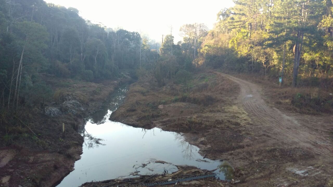 Volume de água no rio dos Queimados é considerado estado de emergência