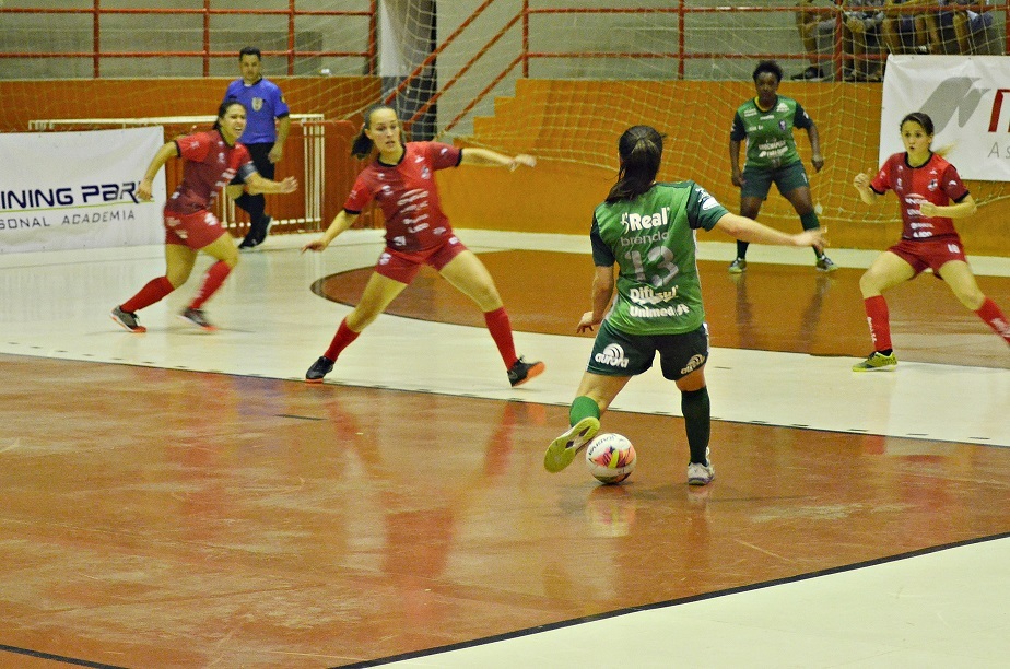 Female recebe o Seara Futsal neste sábado pela LCF Feminino