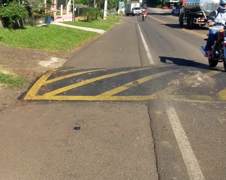 Deinfra deve ampliar sinalização da lombada nova no Distrito de Santo Antônio 