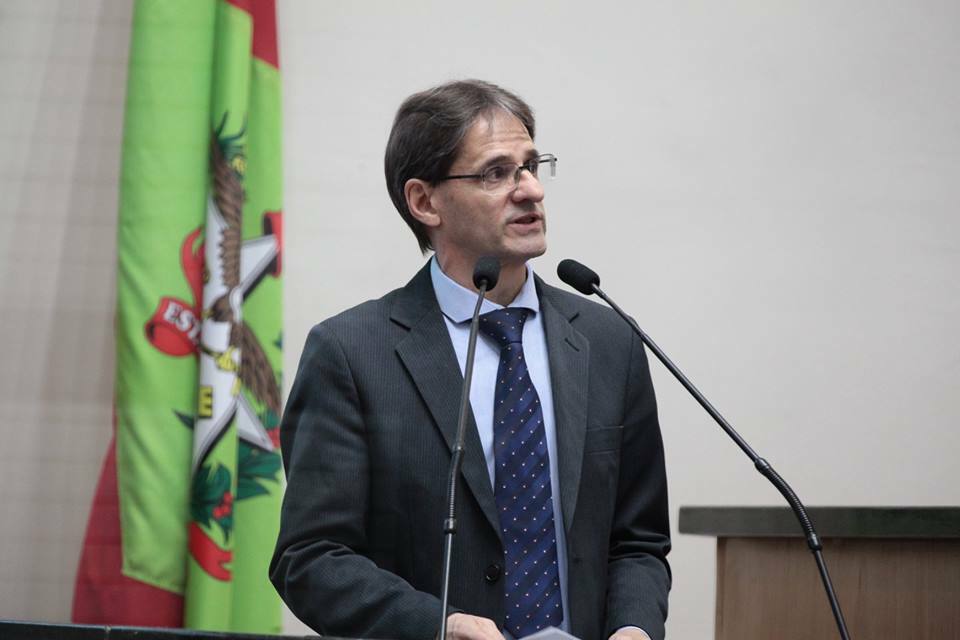 Saretta cobra do Estado regularização dos exames de cintilografia na região