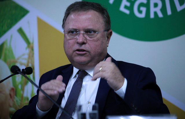Blairo Maggi decide ingressar na OMC contra restrições à importação de aves