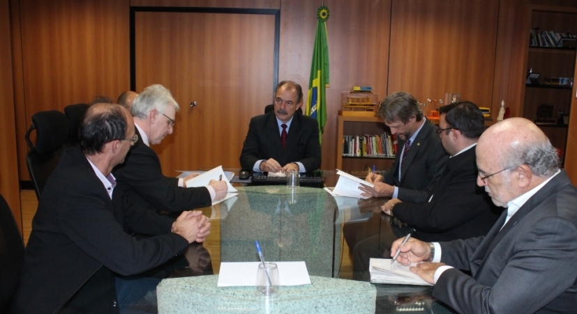Prefeito João Girardi assina Acordo de Cooperação com o MEC e a UFFS