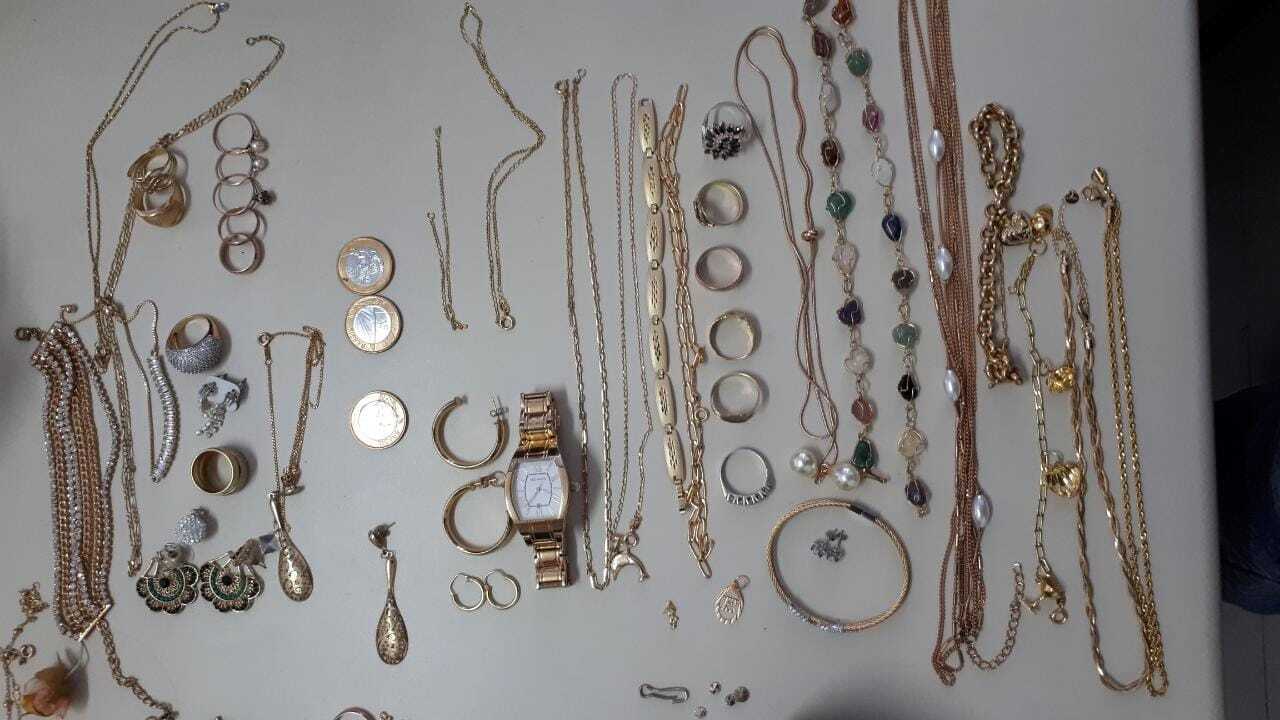 Polícia Civil recupera jóias que foram furtadas de residência em Concórdia